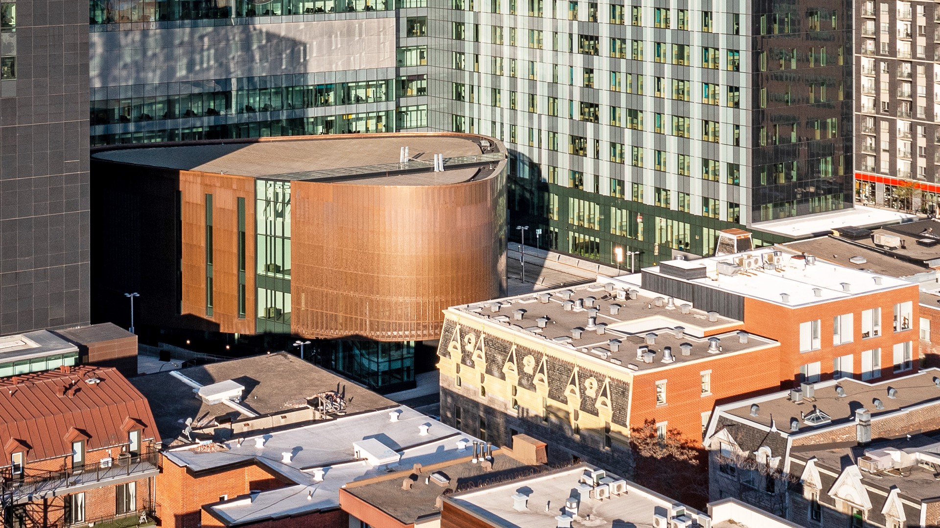 Ordre des architectes du Québec’s Public Institutional Buildings Award and the People's Choice Award for the last phase of the new CHUM hospital complex