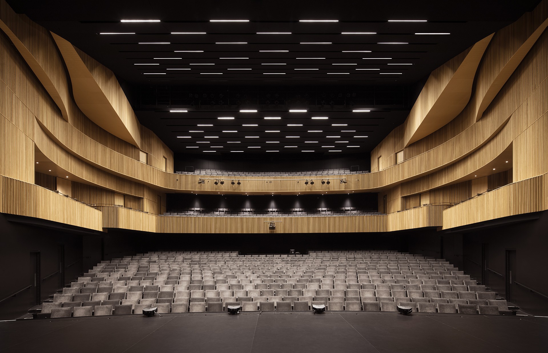 Le Théâtre Gilles-Vigneault remporte une Médaille du Gouverneur général du Canada en architecture