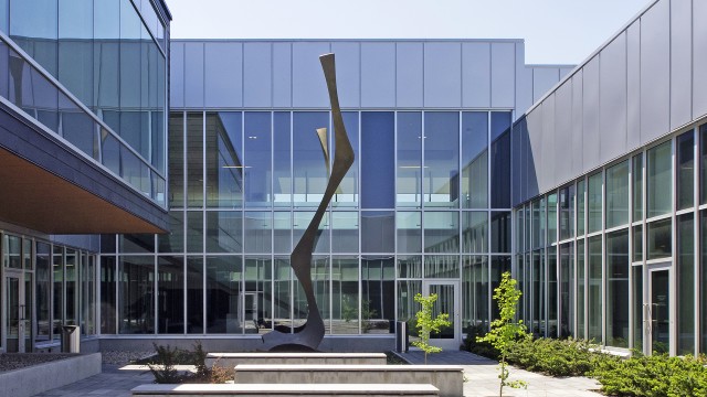 Jodoin Lamarre Pratte architectes - Laval Integrated Cancer Center at the Cité-de-la-Santé Hospital